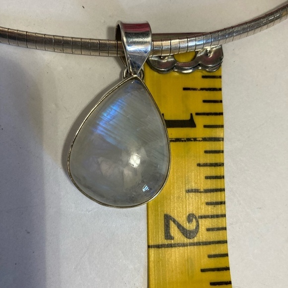 925 Omega chain with 925 Moonstone pendant. Genuine.​​​ - Picture 10 of 10